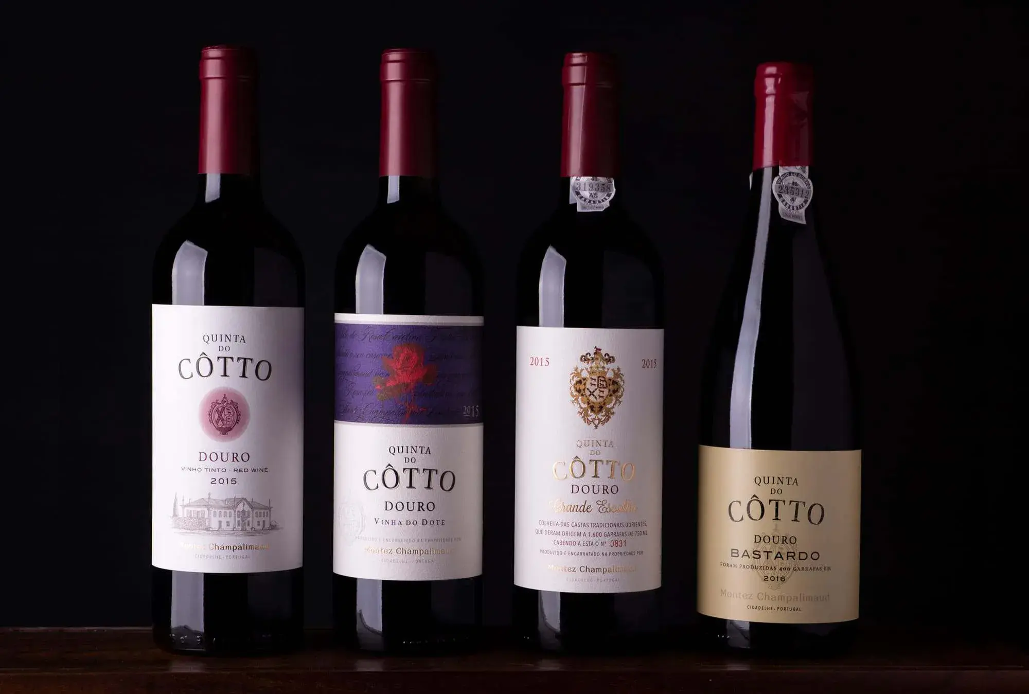 garrafas vinho quinta do cotto
