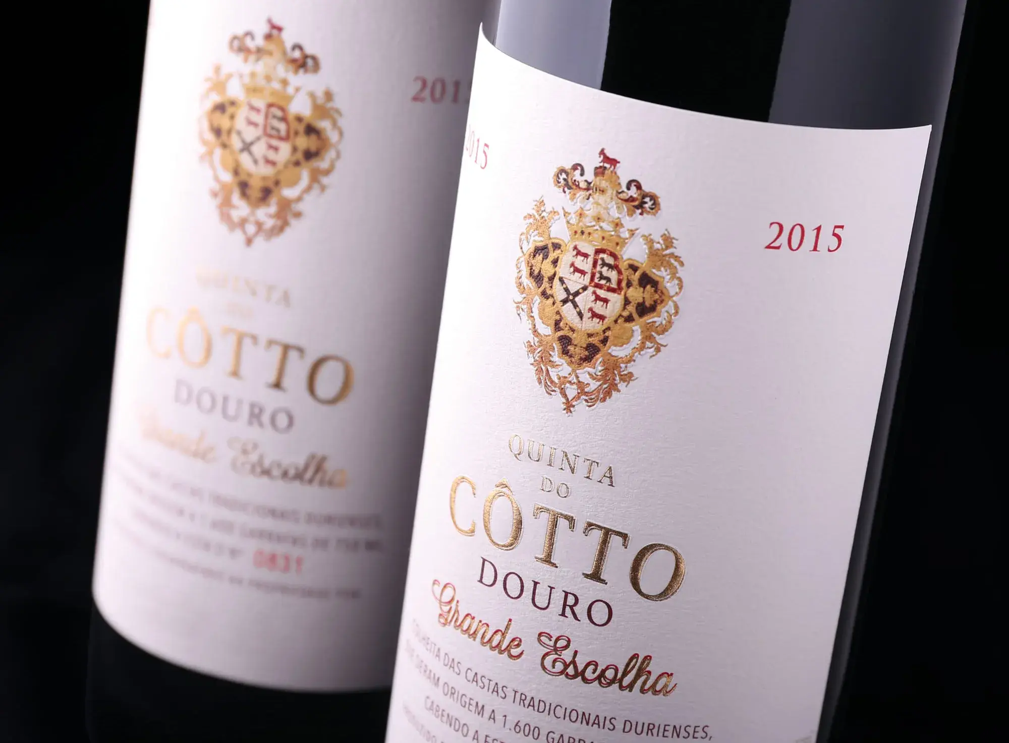 garrafas vinho quinta do cotto